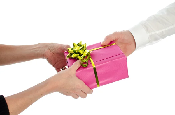 Man giving a present to a woman — Stock Photo, Image