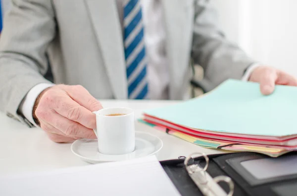 Zakenman aan het Bureau — Stockfoto