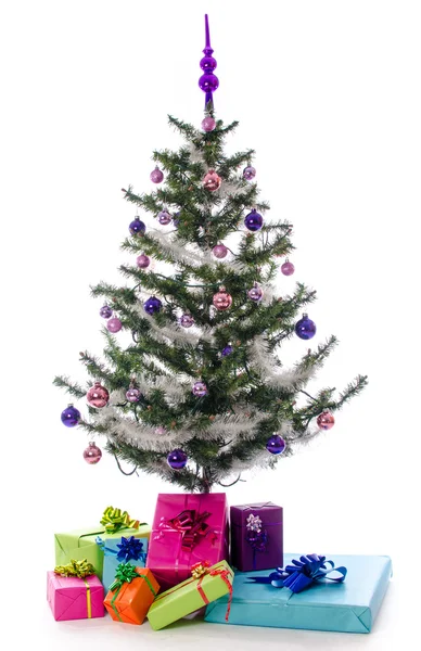 Noel ağacının altında hediyeler