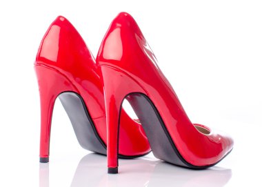 Yüksek topuklu kırmızı ayakkabılar