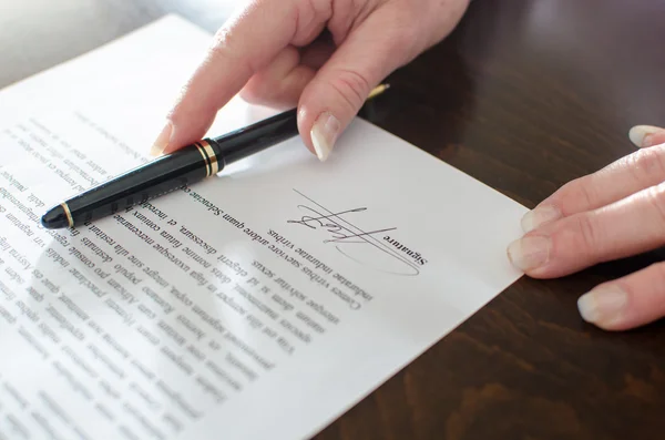 Contract signed — Stock Photo, Image