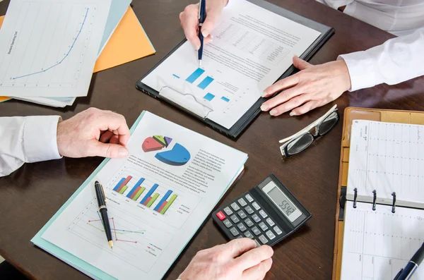 Gente de negocios trabajando juntos — Foto de Stock