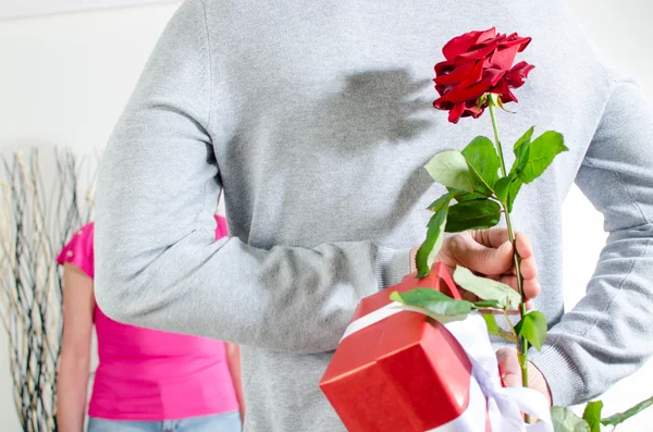 Überraschung zum Valentinstag — Stockfoto