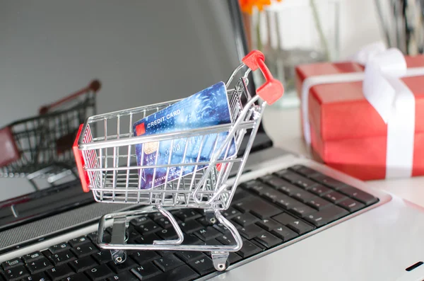 Concetto di shopping online — Foto Stock