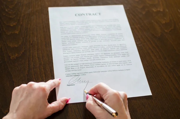 Ondertekening van een contract — Stockfoto