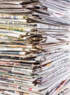 Gazeteler yığını