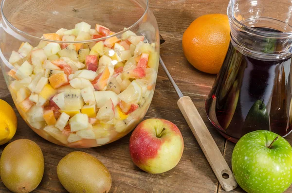 Preparation of sangria — Stock Photo, Image