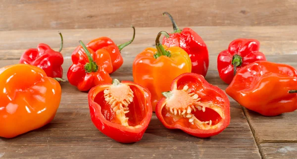 Fresh habanero peppers — Stock Photo, Image