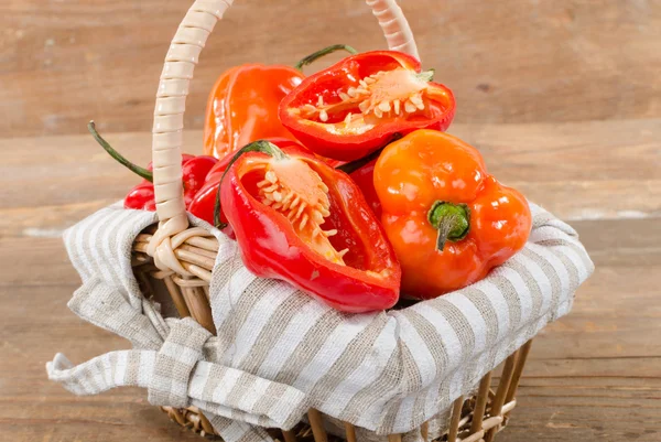 Fresh habanero peppers in a basket — Stock Photo, Image