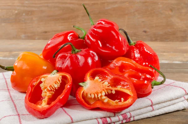 Fresh habanero peppers — Stock Photo, Image