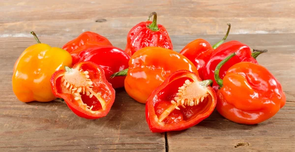 Fresh habanero peppers — Stock Photo, Image