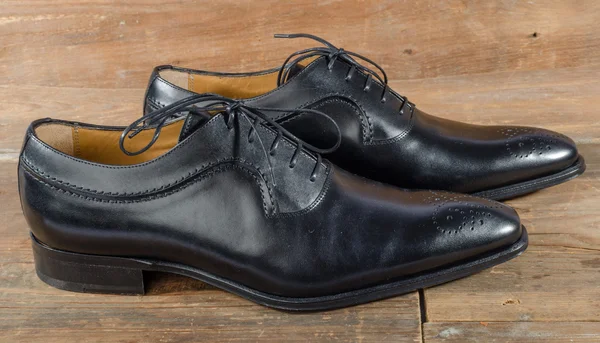 Klasyczne czarne buty luksusowe — Zdjęcie stockowe