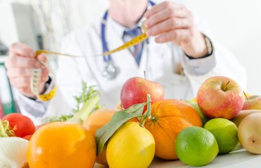 Doktor beslenme sağlıklı meyve ile