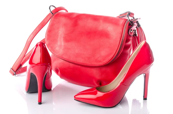 Bolso rojo y zapatos de tacón alto — Foto de Stock