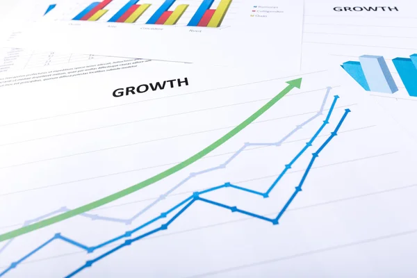 Gráficos em crescimento — Fotografia de Stock