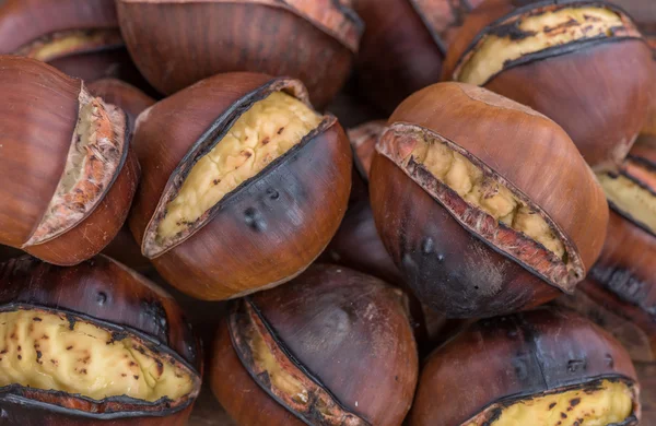 Roasted chestnuts — Stock Photo, Image