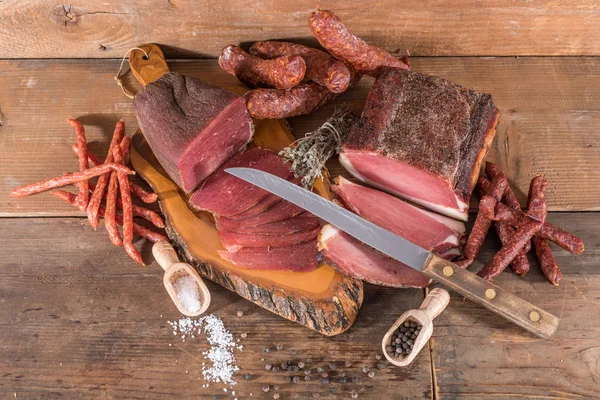 Carni affumicate e salumi — Foto Stock