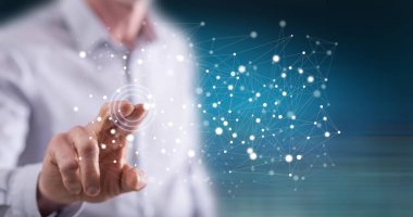 Adam dokunmatik ekranda bir ağ konseptine parmağıyla dokunuyor.