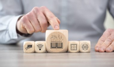 Dijital bozulma sembollü tahta bloklar