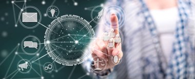 Bir iş ağ kavramı onun parmak dokunmatik ekranlı cep bilgisayarlarda dokunmadan kadın