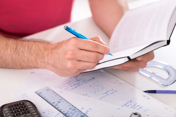 Een student werkt — Stockfoto