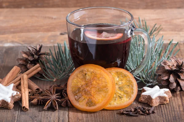 Hot red wine drink — Stock Photo, Image
