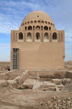 Sultan Sencer Mezarı, Büyük Seljuk döneminde inşa edildi. Mezarda Seljuk Sultan Sencer 'ın mezarı var. Anıt mezar tuğladan yapılmıştır. Merv, Türkmenistan.