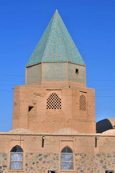 ネリス グランド モスクは セルジューク朝時代の11世紀に建設された モスクのタイルの装飾は印象的です Neyriz Fars イラン — ストック写真
