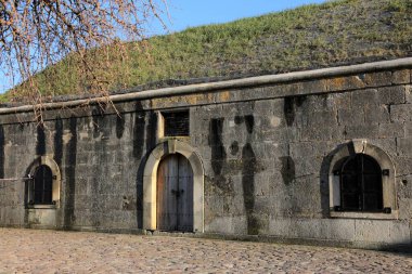 Rumeli Mecidiye Kalesi, Çanakkale 'de yer almaktadır. Kaleler Osmanlı döneminde 1892 yılında inşa edildi. Kaleler Kilitbahir Köyü 'nde. Çanakkale, Türkiye. 