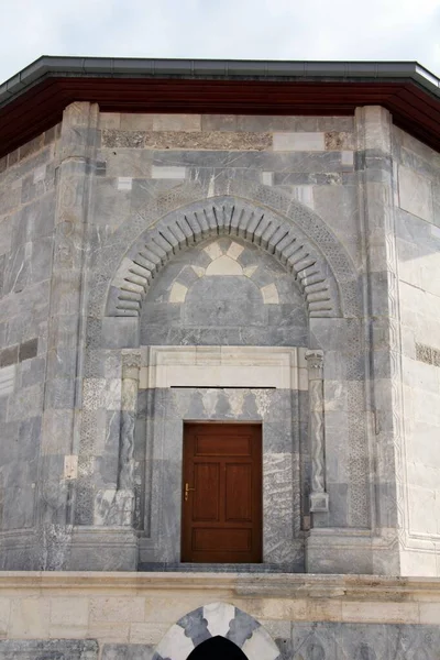 コンヤ アラエディン モスクはアナトリア セルジューク朝時代の13世紀に建設された 墓はセルジューク朝時代に建てられた トルコのコンヤ — ストック写真