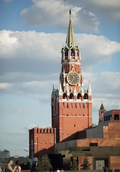 Moscow kremlin spasskaya toren — Stockfoto