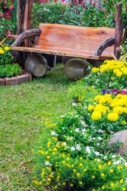 Çiçek Bahçe ahşap sandalye.