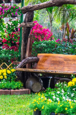 Çiçek Bahçe ahşap sandalye.