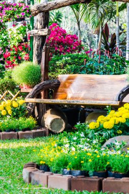 Çiçek Bahçe ahşap sandalye.