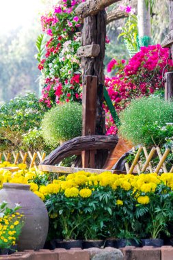 Çiçek Bahçe ahşap sandalye.