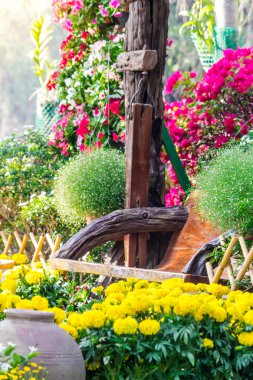 Çiçek Bahçe ahşap sandalye.