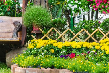 Çiçek Bahçe ahşap sandalye.