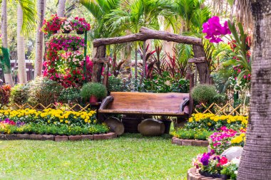 Çiçek Bahçe ahşap sandalye.