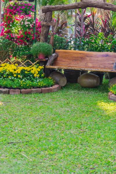 Çiçek Bahçe ahşap sandalye.