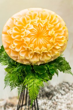 Kavun meyve oymacılığı.