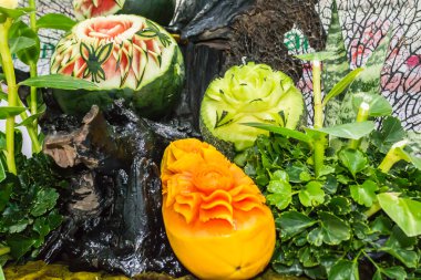 Mix meyve sepetine oyma.