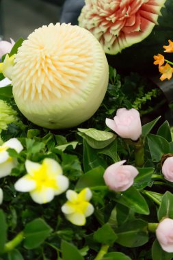 Kavun meyve oymacılığı.