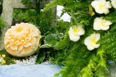 Kavun meyve oymacılığı.