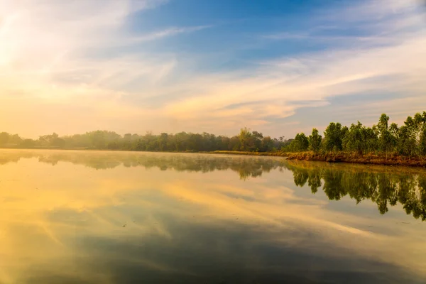 Lake in the morning. — Stock Photo, Image