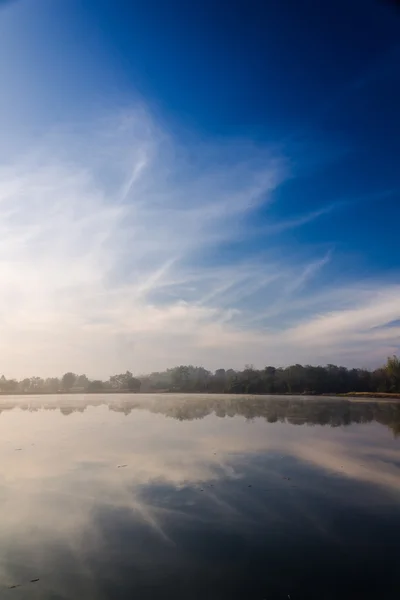 Lake in the morning. — Stock Photo, Image