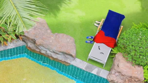 游泳池在花园，高清威迪欧. — 图库视频影像