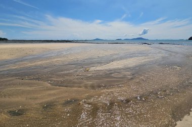 Orta Amerika 'nın Pasifik kıyıları. Kosta Rika 'nın kuzeyindeki Pasifik kıyılarında küçük bir nehir okyanusa akar..