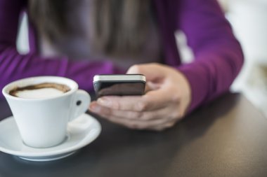 Telefonunuzun ve kadınlar 