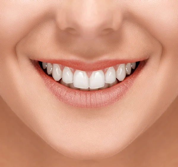 Sano sorriso bianco — Foto Stock