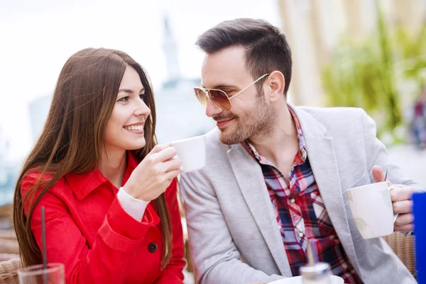 Hora do café em um café — Fotografia de Stock